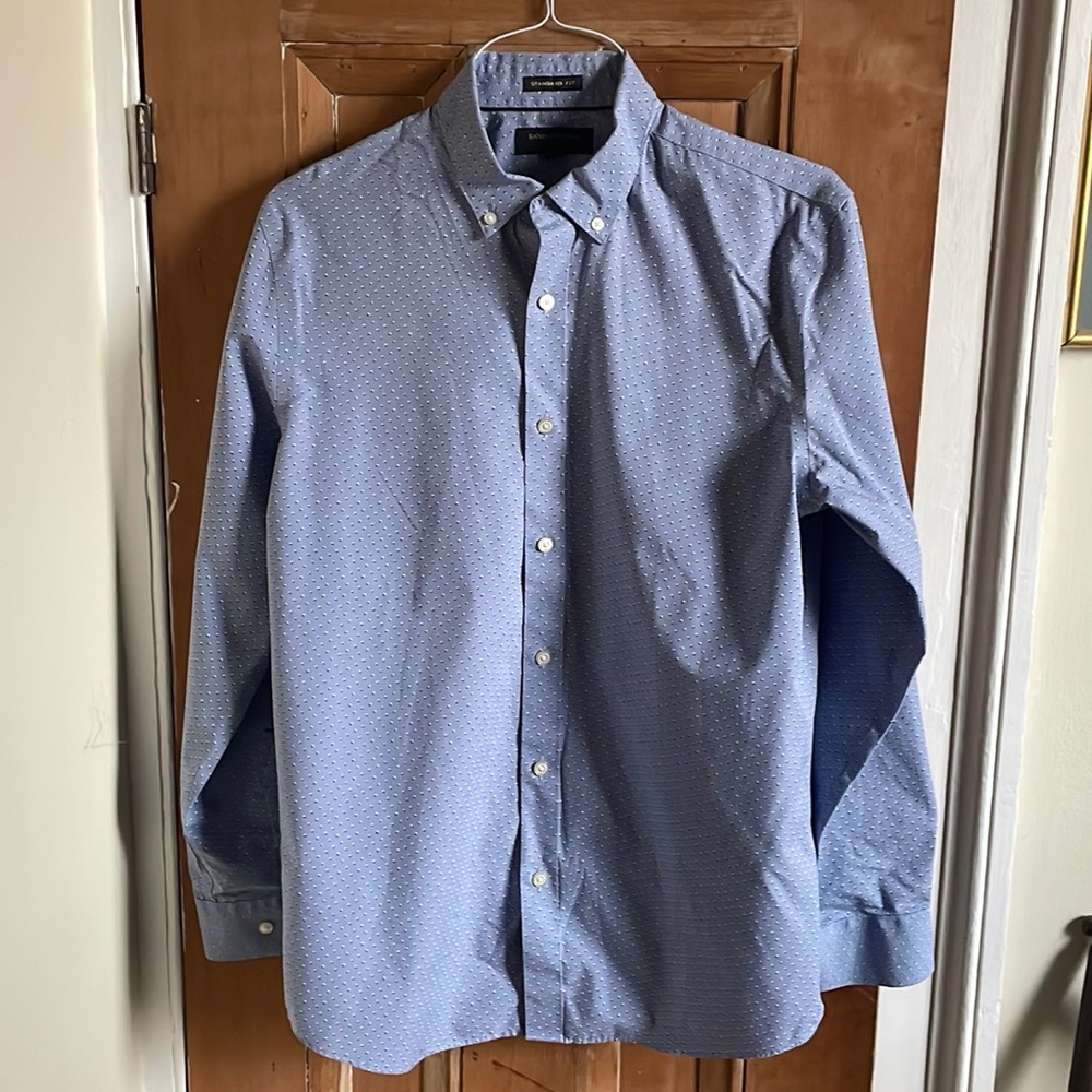 Banana Republic non-iron standard fit  size M.